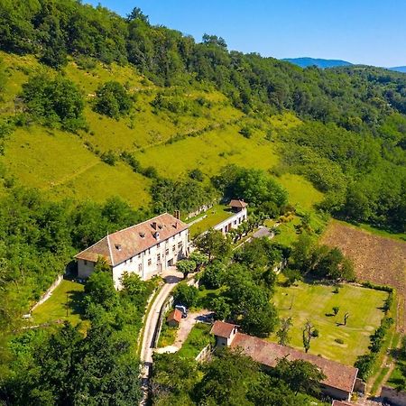 Jolie Cabane Avec Jacuzzi Pour Les Amoureux De La Nature Tullins Экстерьер фото