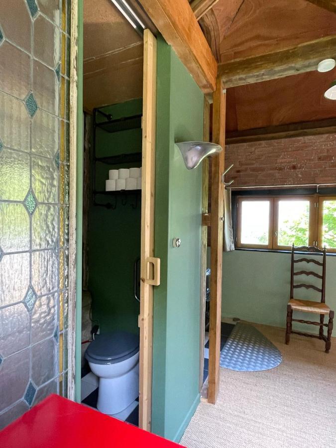 Jolie Cabane Avec Jacuzzi Pour Les Amoureux De La Nature Tullins Экстерьер фото