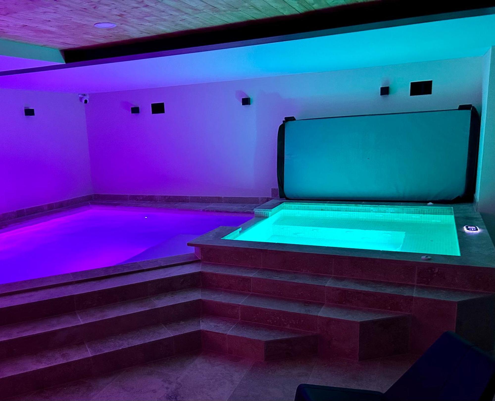 Jolie Cabane Avec Jacuzzi Pour Les Amoureux De La Nature Tullins Экстерьер фото